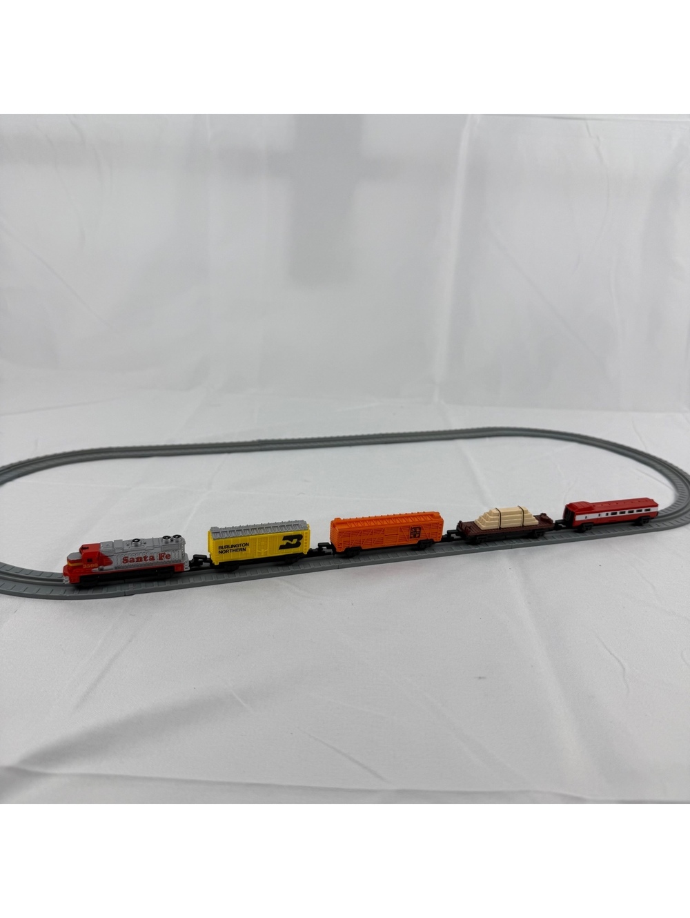 Micro Machines Galoob Santa Fe Burlington Northern Train Set with Track